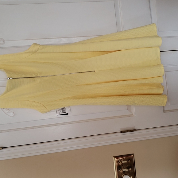 NWT Sleeveless yellow fit and flare dress Size 14 - Picture 4 of 5
